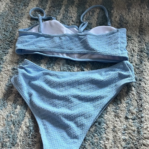 Bikini - Picture 5 of 5